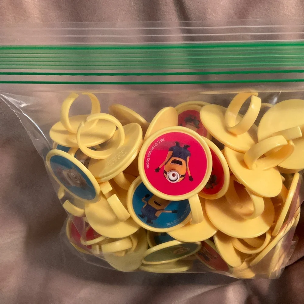 70 New Minions Cupcake rings